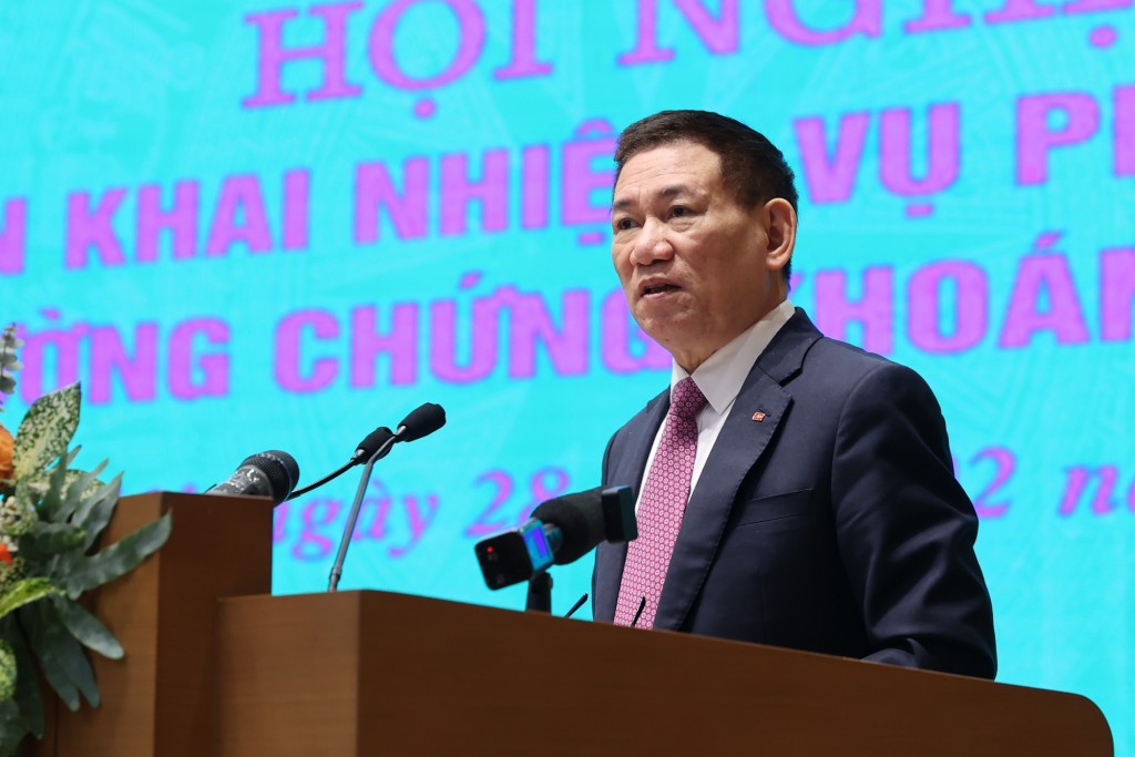 Bộ trưởng Bộ Tài chính Hồ Đức Phớc phát biểu tại Hội nghị - Ảnh: VGP/Nhật Bắc