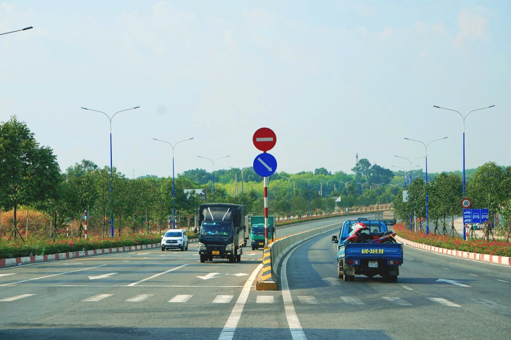 Đây là tuyến đường có vốn đầu tư hơn 4.000 tỷ đồng. Đây là tuyến đường có vốn đầu tư hơn 4.000 tỷ đồng.