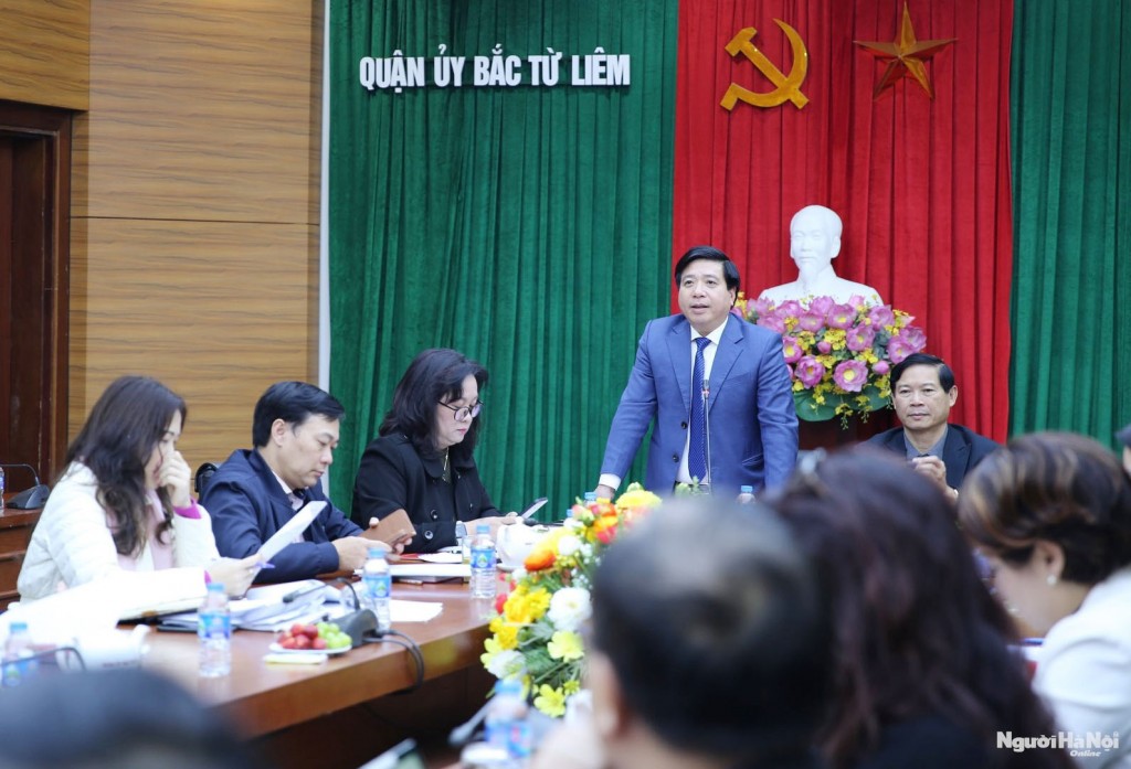 Chủ tịch UBND quận Bắc Từ Liêm Nguyễn Hữu Tuyên phát biểu