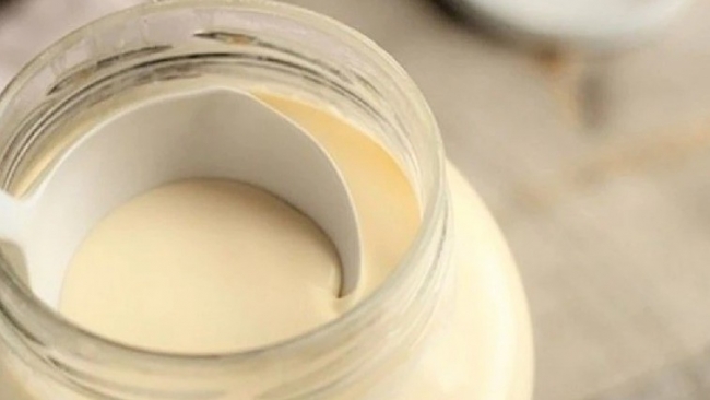 Nhiều cửa hàng, siêu thị không kinh doanh váng sữa đang bị thu hồi