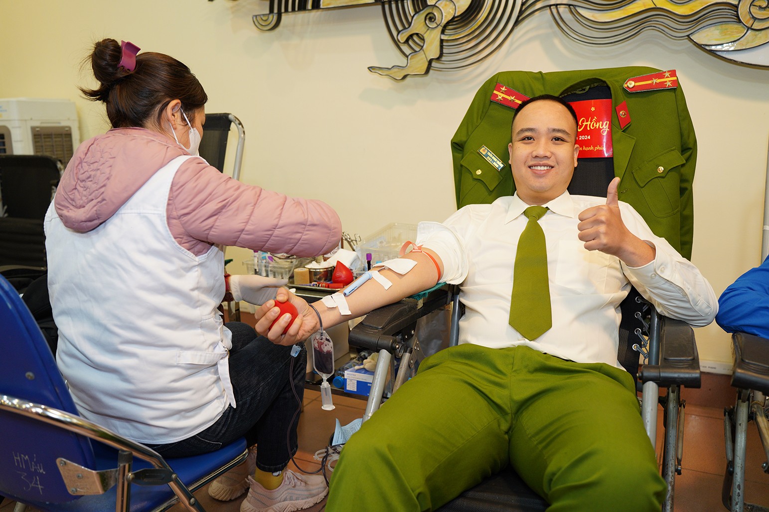 Hoạt động hiến máu có sự tham gia nhiệt tình của nhiều đơn vị trên địa bàn quận