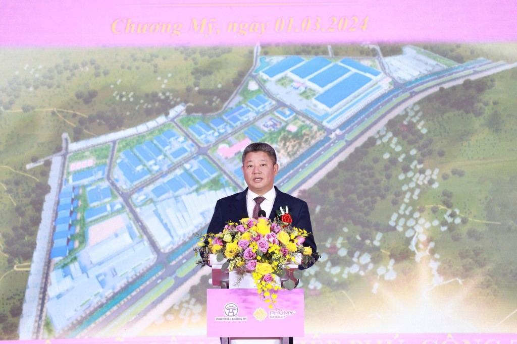 Phó Chủ tịch UBND thành phố Hà Nội Nguyễn Mạnh Quyền phát biểu tại lễ khởi công Cụm công nghiệp Đông Phú Yên (huyện Chương Mỹ)