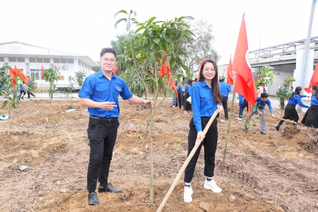 Tuổi trẻ dầu khí xung kích tình nguyện vì cuộc sống cộng đồng