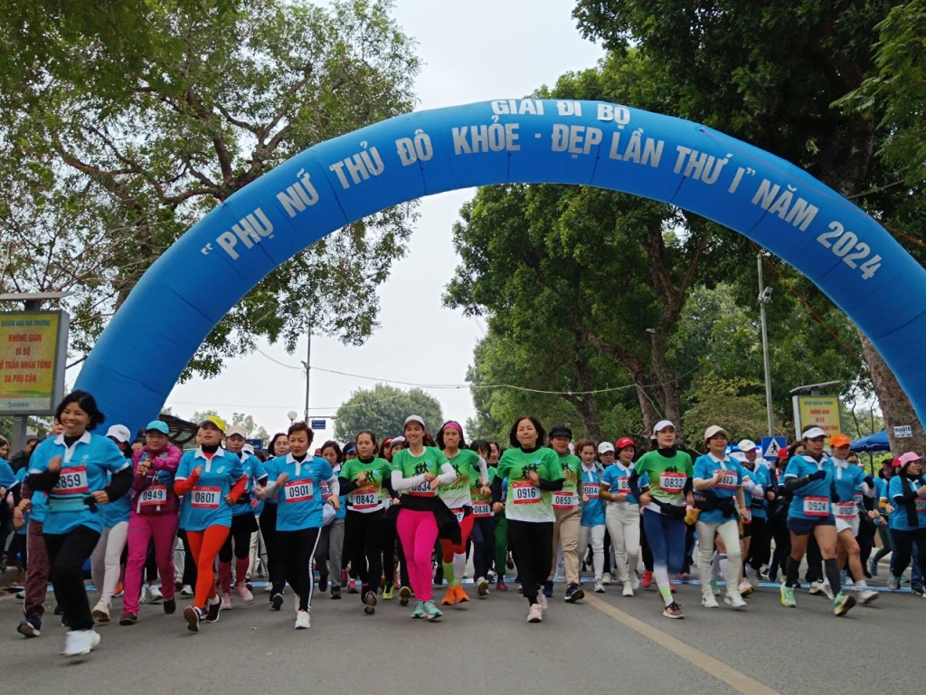 Gần 1.000 người dự Giải đi bộ “Phụ nữ Thủ đô khỏe - đẹp”