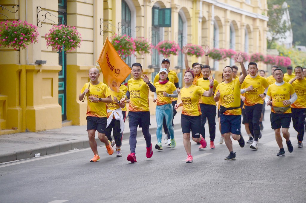 Gần 6.000 vận động viên tham gia giải chạy LPBank - Run4change 2024