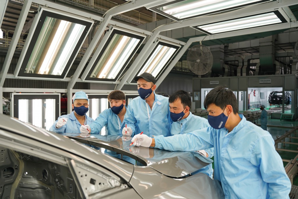 Các nhân sự công ty ADM tham gia khóa đào tạo sản xuất xe Kia tại nhà máy THACO Kia