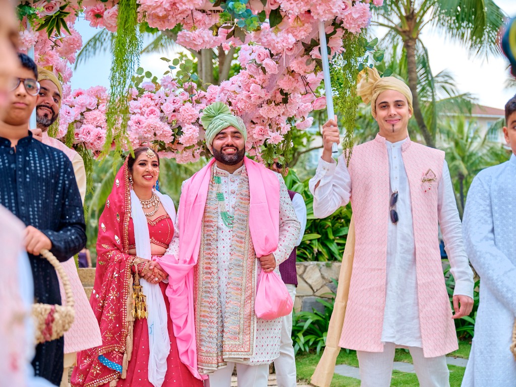 Đám cưới Ấn Độ ngập sắc hồng tại Danang Marriott Resort & Spa