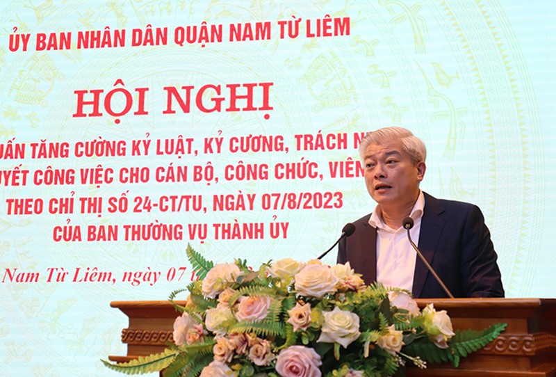 Đồng chí Mai Trọng Thái – Phó Bí thư Quận uỷ, Chủ tịch UBND quận Nam Từ Liêm phát biểu khai mạc hội nghị