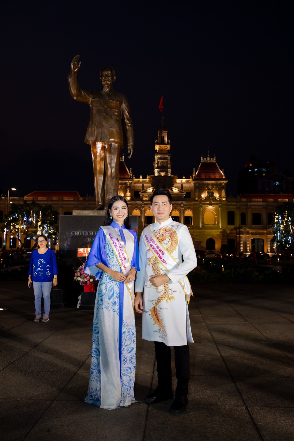 Hoa hậu Nguyễn Thanh Hà hạnh phúc và tự hào khi diện trang phục áo dài