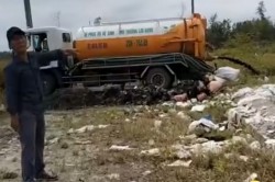 Quảng Nam: Xe bồn xả thải lén, Công an Điện Bàn vào cuộc