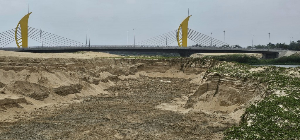 Hơn 1 triệu mét khối cát sông Cổ Cò vẫn chưa đấu giá thành công