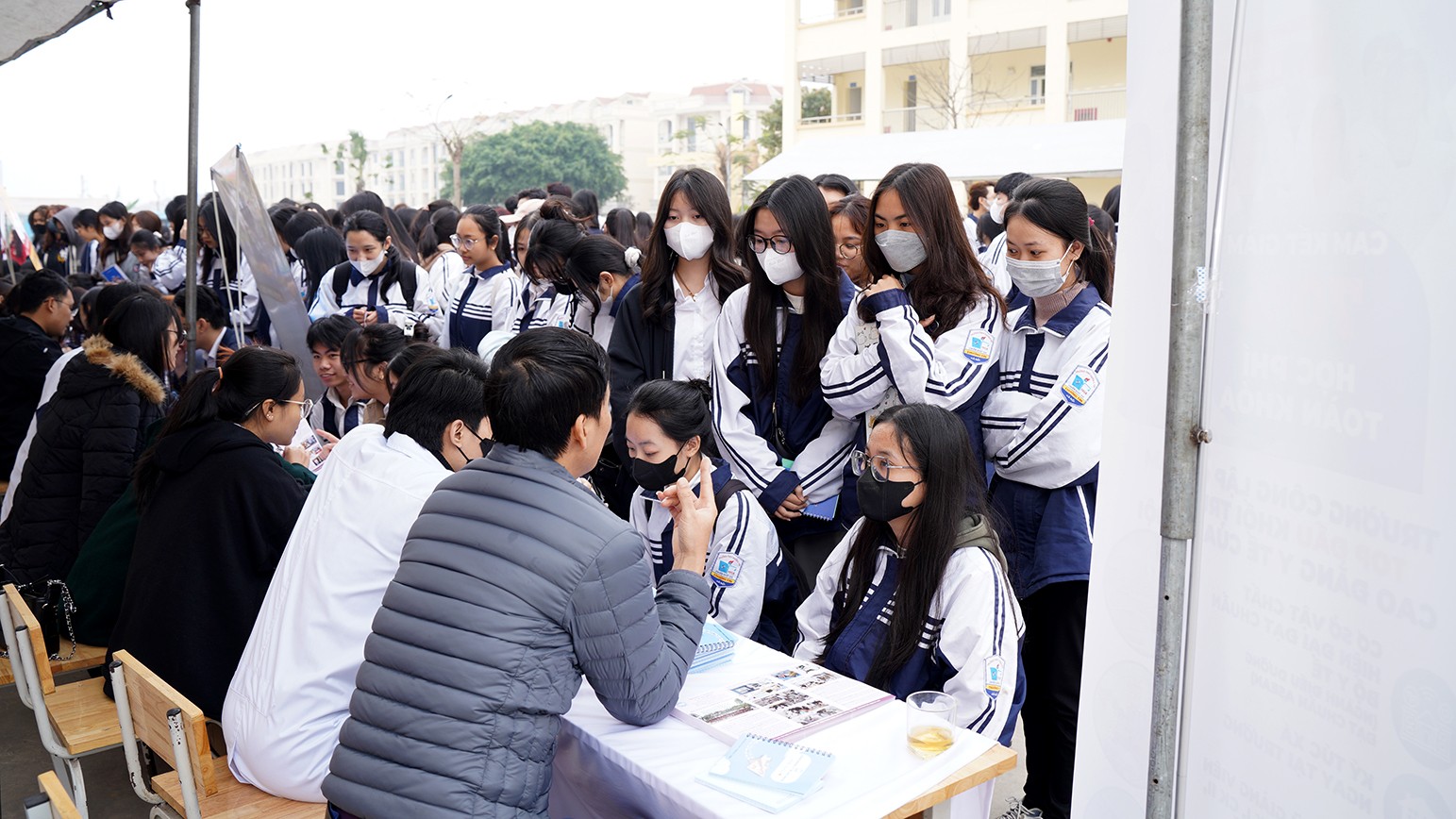 Hỗ trợ, đồng hành cùng học sinh chọn đúng ngành, nghề Hỗ trợ, đồng hành cùng học sinh chọn đúng ngành, nghề