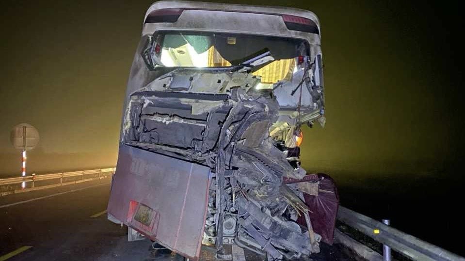 Tai nạn trên cao tốc Cam Lộ - La Sơn, nhiều người thương vong