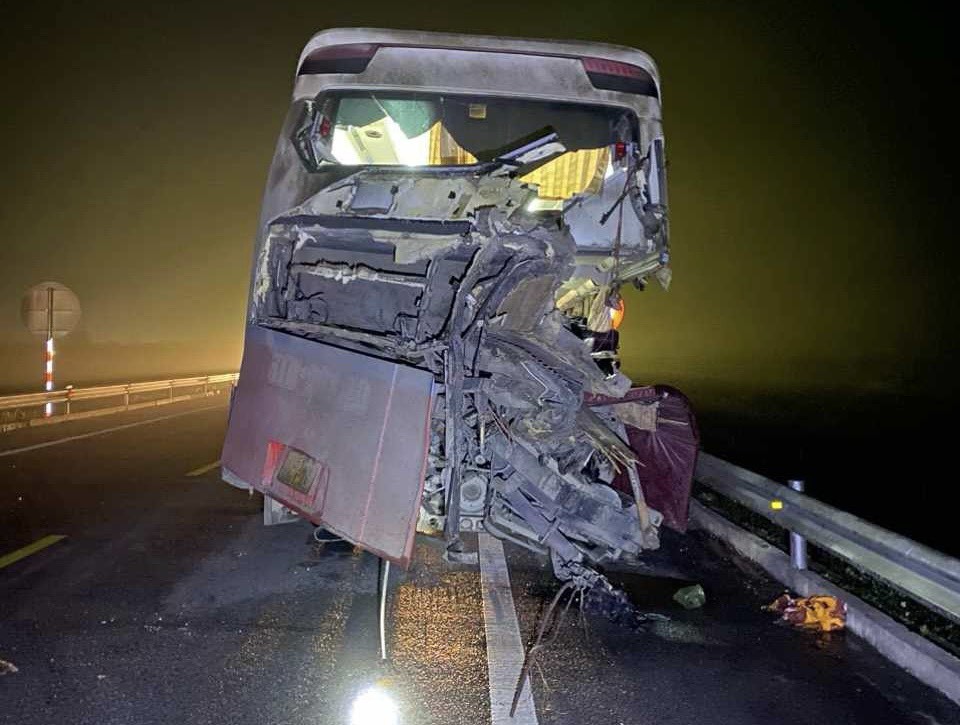 Hậu quả vụ tai nạn khiến 2 người tử vong, 7 người bị thương (Ảnh CTV)