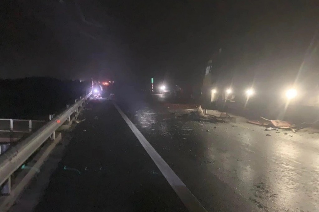 Hiện trường vụ tai nạn trên cao tốc Cam Lộ - Lan Sơn (Ảnh CTV)