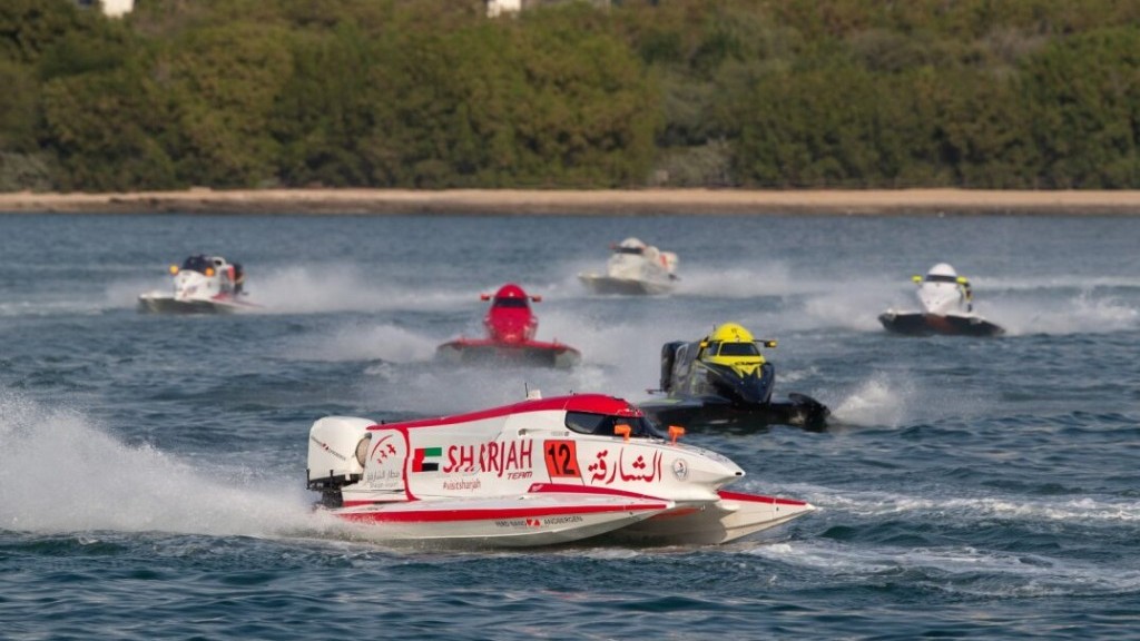 "Cơn sốt" du lịch Quy Nhơn kết hợp xem giải đua thuyền nổi tiếng thế giới