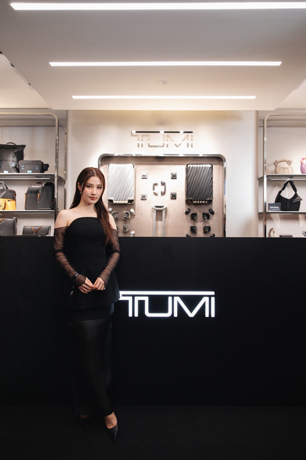 (Đại diện TUMI Crew Việt Nam – diễn viên Diễm My 9x)