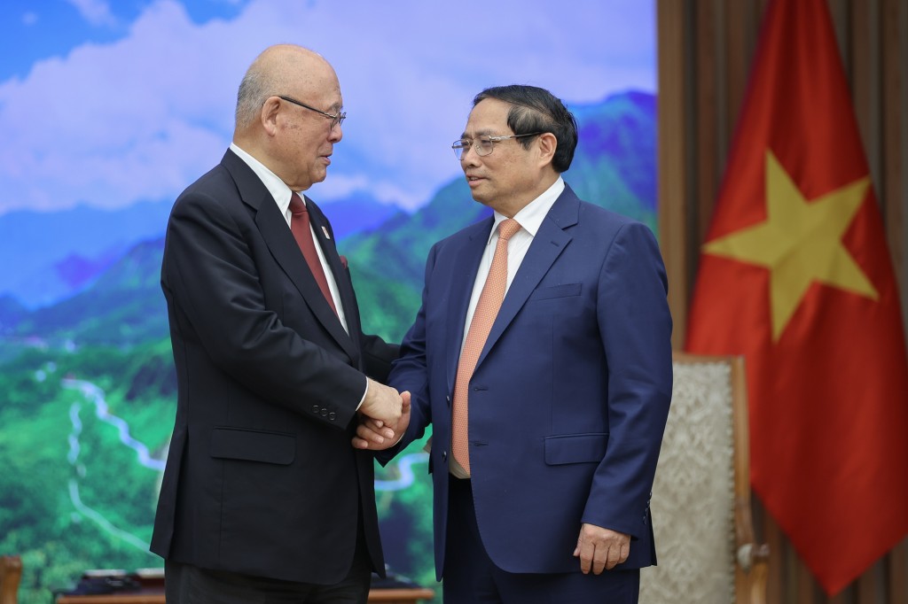 Thủ tướng Phạm Minh Chính vui mừng gặp lại ông Takebe Tsutomu, người bạn thân thiết của nhân dân Việt Nam - Ảnh: VGP/Nhật Bắc