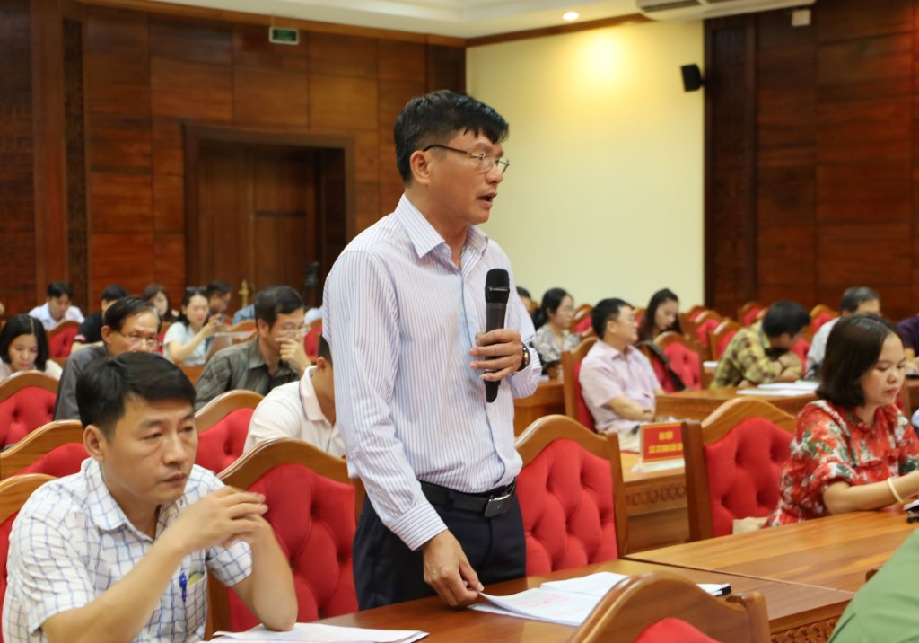 Phó Chủ tịch UBND huyện Krông Ana Nguyễn Minh Đông phản hồi thông tin báo chí phản ánh (Ảnh daklak.gov)