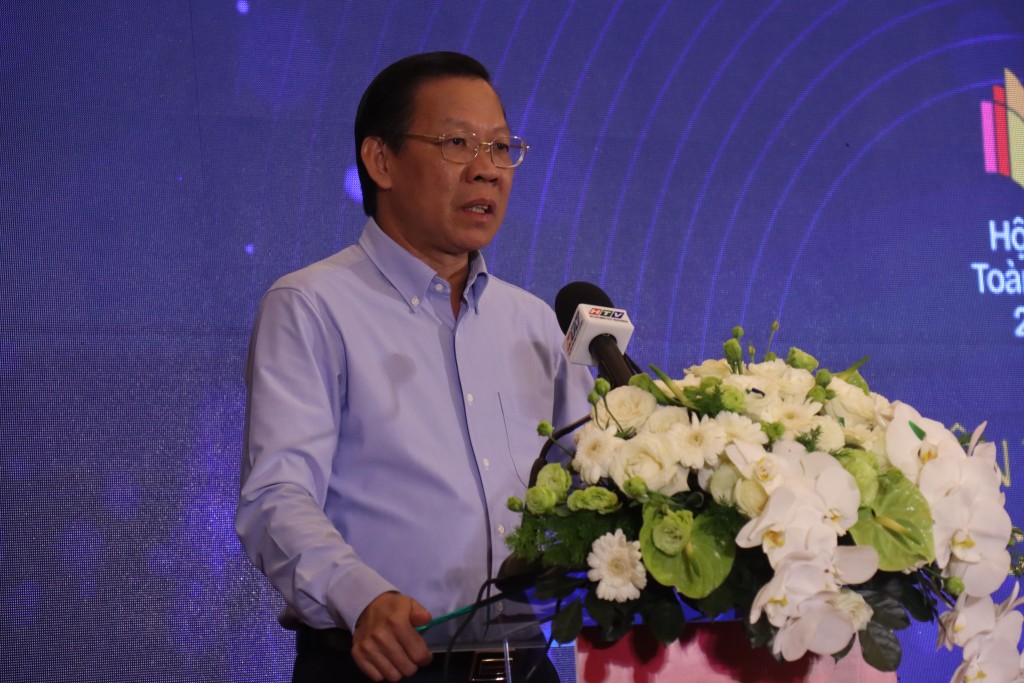 Chủ tịch UBND TP HCM Phan Văn Mãi phát biểu