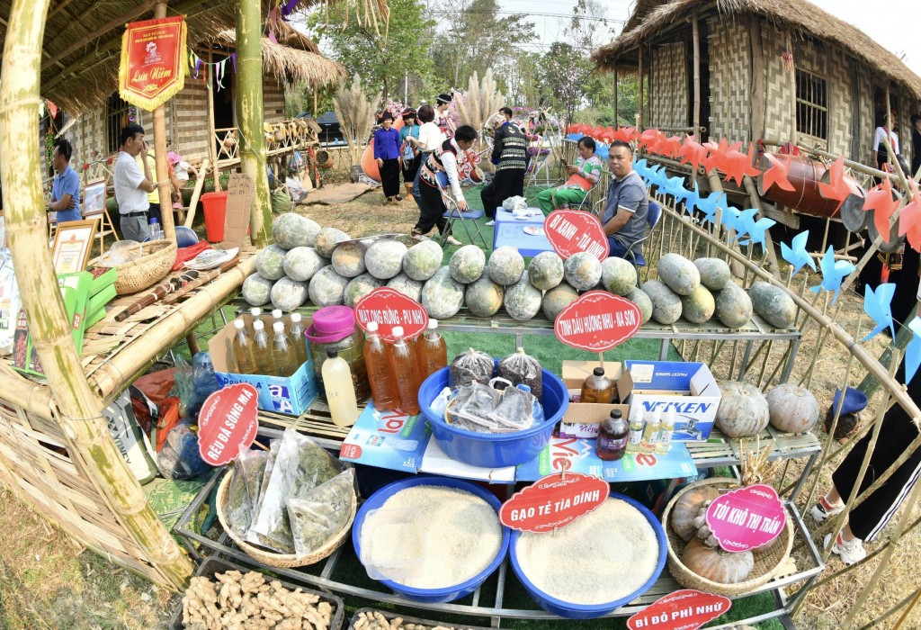 Sắc màu lễ hội không gian văn hóa vùng cao