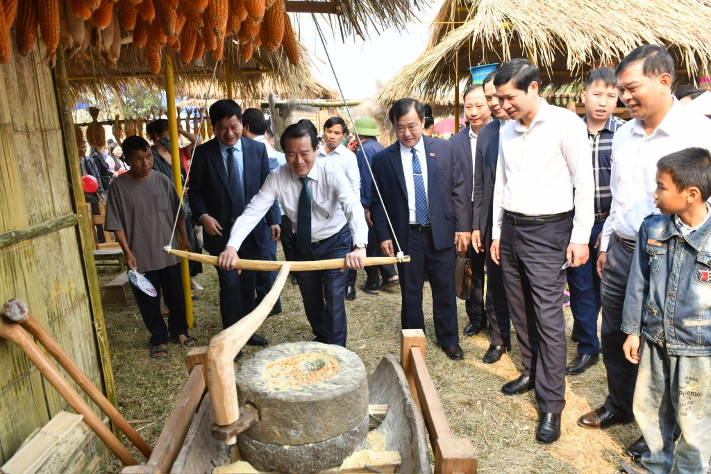 Sắc màu lễ hội không gian văn hóa vùng cao