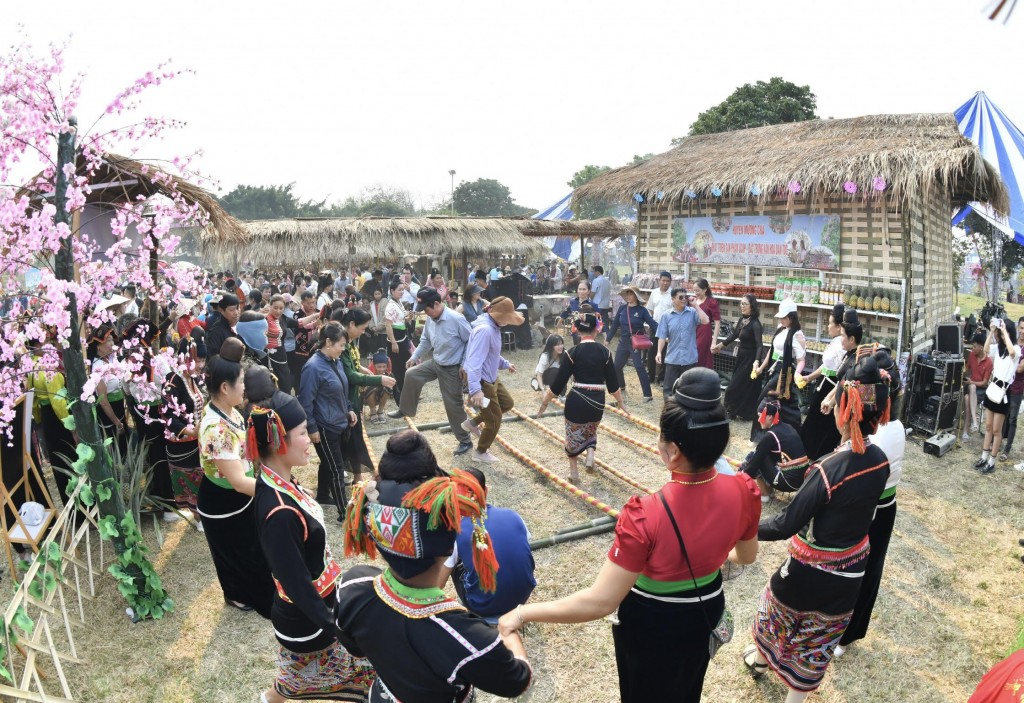 Sắc màu lễ hội không gian văn hóa vùng cao