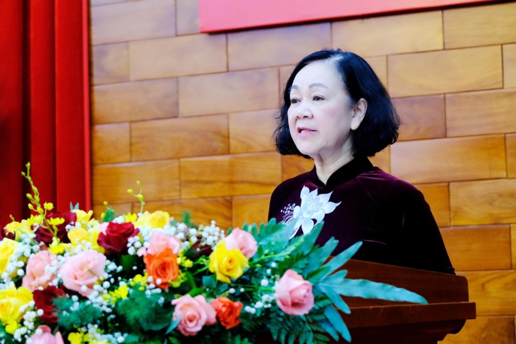 Đồng chí Trương Thị Mai, Ủy viên Bộ Chính trị, Thường trực Ban Bí thư, Trưởng Ban Tổ chức Trung ương phát biểu tại hội nghị