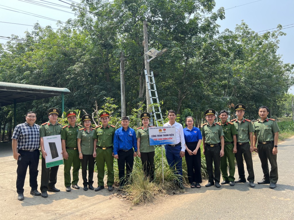 Ban Thanh niên Công an tỉnh Bình Dương: Mang nghĩa tình đến vùng biên