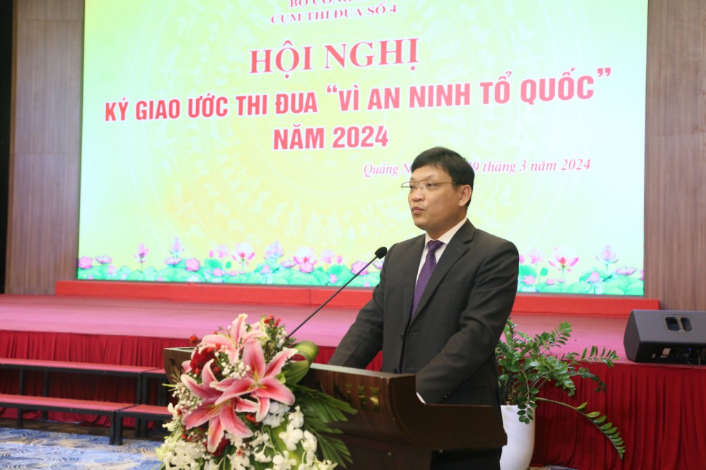 Đồng chí Nghiêm Xuân Cường, Phó Chủ tịch UBND tỉnh phát biểu tại hội nghị