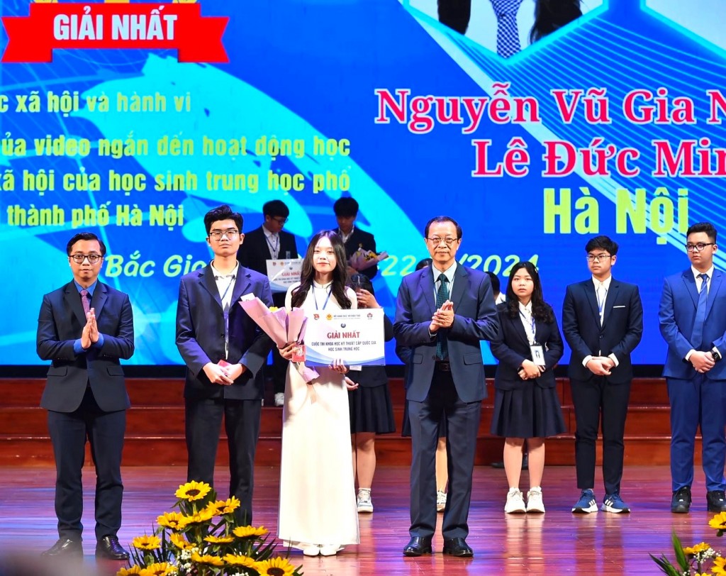 Học sinh thành phố Hà Nội giành 2 giải Nhất cuộc thi Khoa học kỹ thuật cấp quốc gia.