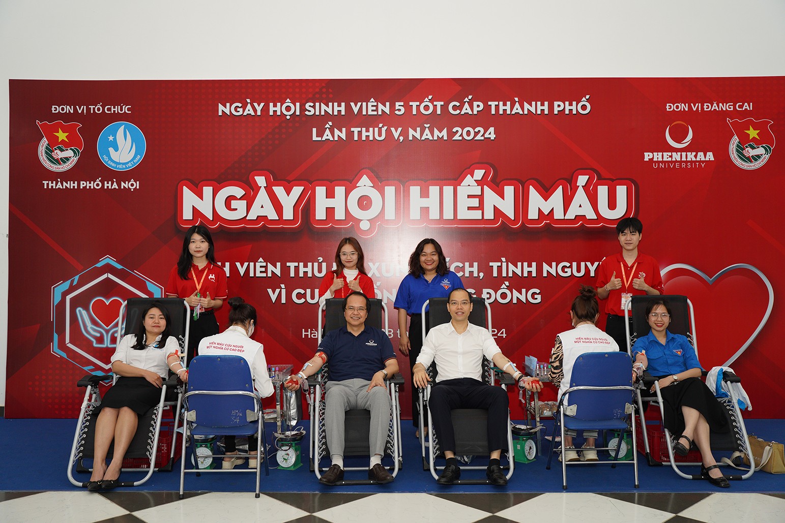 Lãnh đạo Thành đoàn Hà Nội và trường Phenikaa đi đầu trong hoạt động hiến máu tình nguyện Lãnh đạo Thành đoàn Hà Nội và trường Phenikaa đi đầu trong hoạt động hiến máu tình nguyện