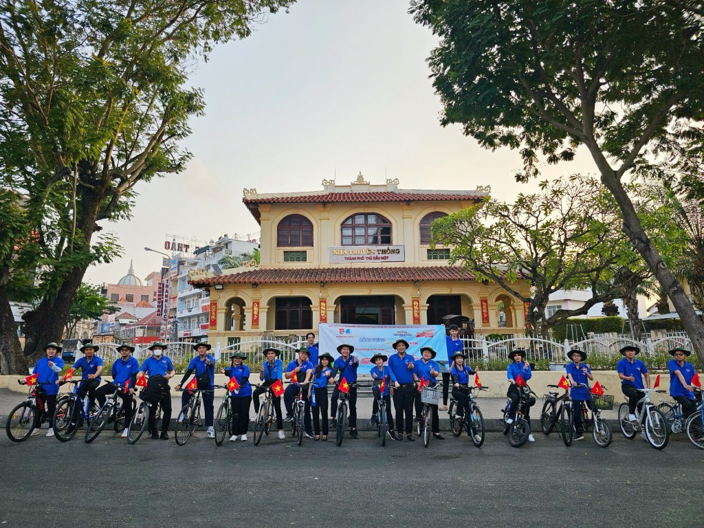 Ra quân tuyên truyền phòng, chống rác thải nhựa tại Chợ Thủ Dầu Một Ra quân tuyên truyền phòng, chống rác thải nhựa tại Chợ Thủ Dầu Một