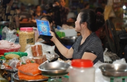 Đồng hành cùng bà con tiểu thương, chợ truyền thống chuyển đổi số