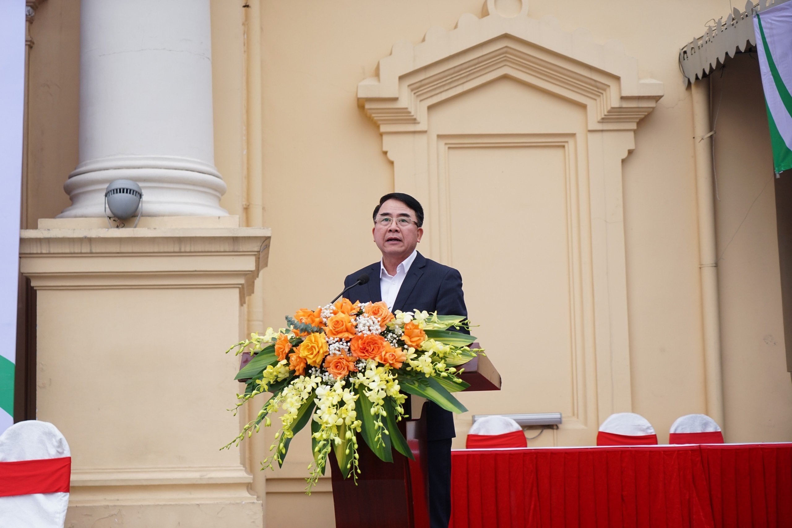Đ/c Lê Khắc Nam - Phó Chủ tịch UBND TP Hải Phòng phát biểu tại Ngày chạy Olympic