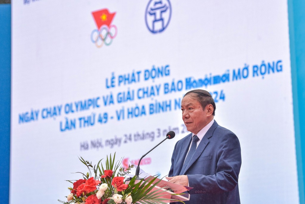 Bộ trưởng Bộ Văn hóa, Thể thao và Du lịch Nguyễn Văn Hùng phát biểu tại buổi lễ.