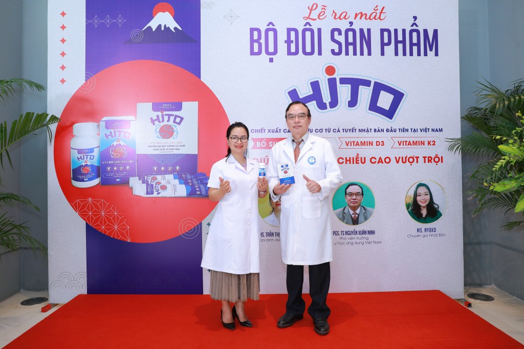 PSG. TS Nguyễn Xuân Ninh và Ths. Bs Trần Phương Lan khen ngợi sản phẩm Hito Canxi tại lễ ra mắt