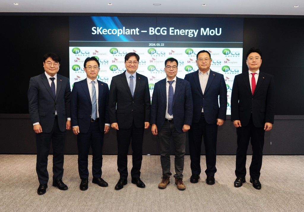 Sau lễ ký kết, hai doanh nghiệp năng lượng tái tạo hàng đầu tại Hàn Quốc và Việt Nam là SK Ecoplant và BCG Energy sẽ cùng phát triển hơn 700 MW điện mặt trời và điện gió