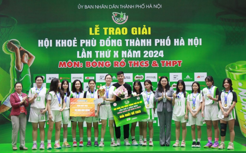 Trao giải môn Bóng rổ Hội khỏe Phù Đổng thành phố Hà Nội