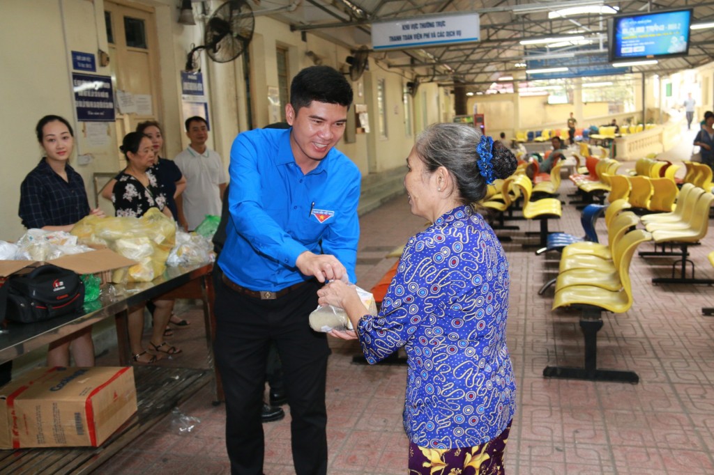 Dấu ấn trẻ tại đơn vị anh hùng