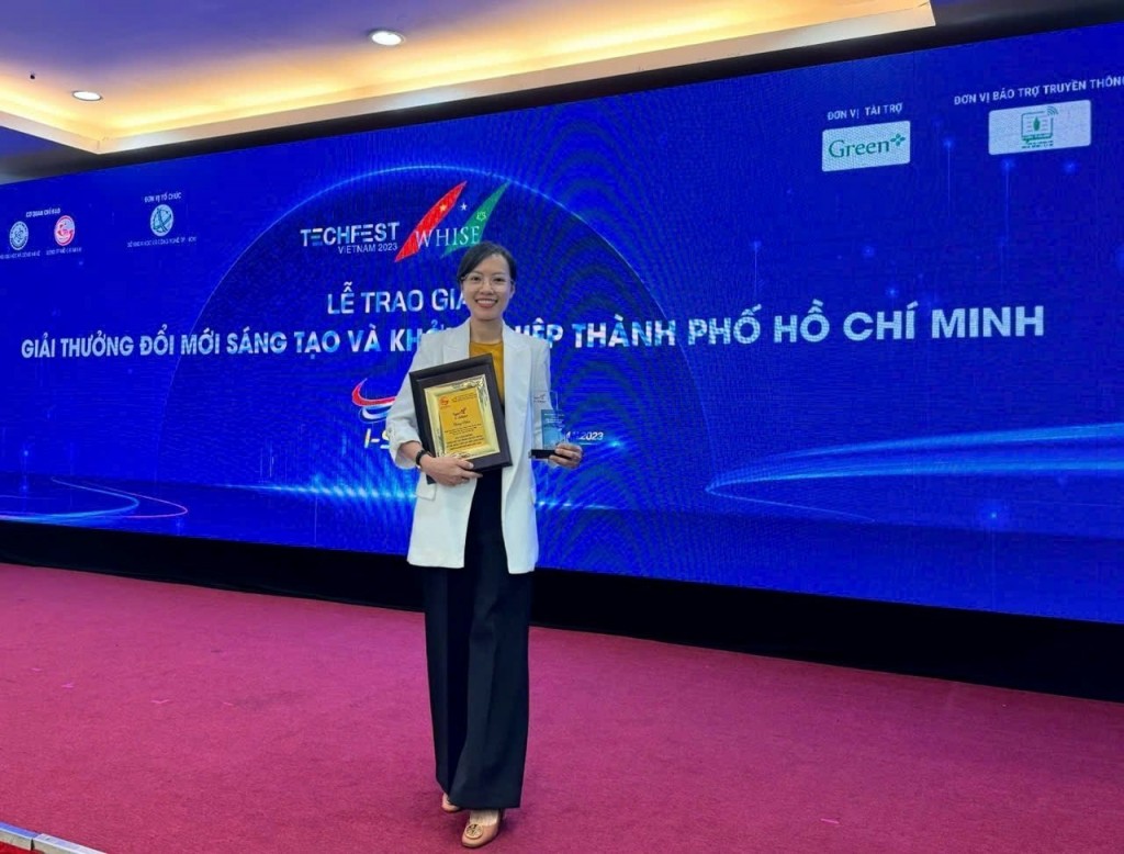 Nhà báo Phi Yến xuất sắc 2 năm liên tiếp nhận giải thưởng I-Star