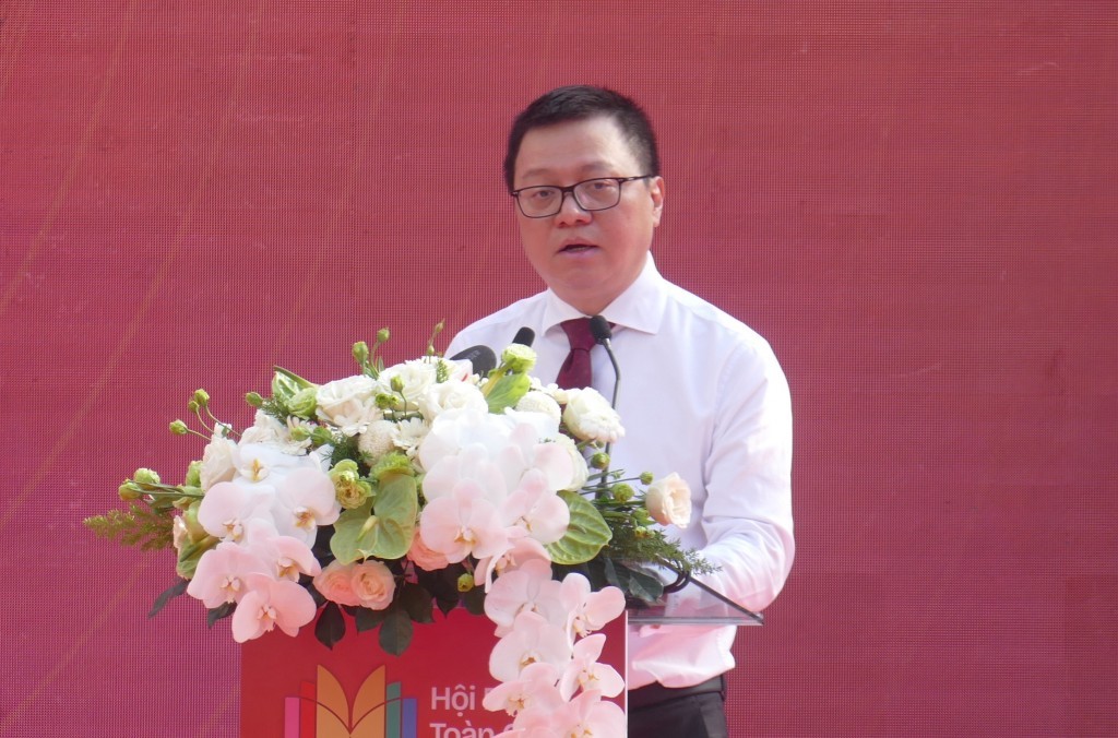 Đồng chí Lê Quốc Minh, Phó Trưởng ban Tuyên giáo Trung ương, Tổng Biên tập báo Nhân dân phát biểu khai mạc