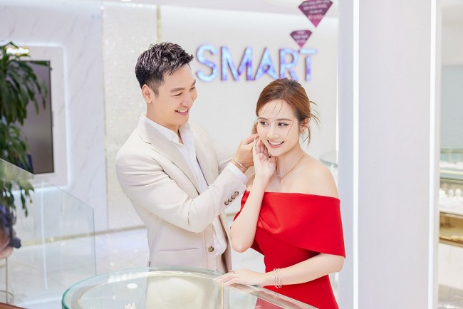 Các BST DOJI thu hút các cặp đôi "Chúng ta của 8 năm sau"
