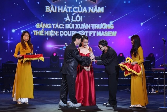 Văn Mai Hương, Hứa Kim Tuyền cùng nhận Giải cống hiến 2024