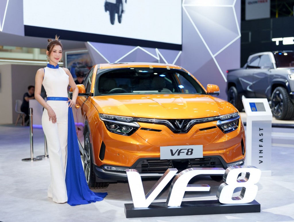 Tại BIMS 2024, VF 8 cùng các mẫu VF 5, VF e34, VF 6, VF 7 và VF 9 đều là phiên bản tay lái nghịch, phù hợp với thị trường Thái Lan