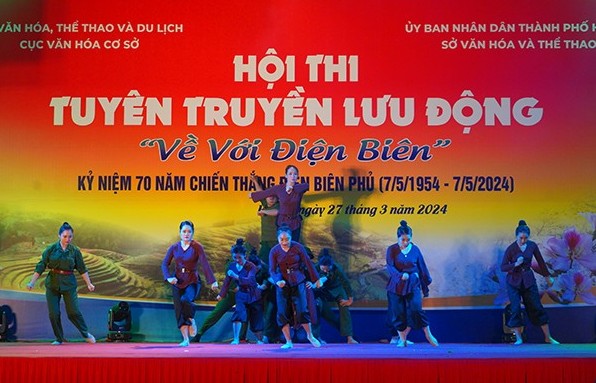 Sôi động Hội thi Tuyên truyền lưu động “Về với Điện Biên”