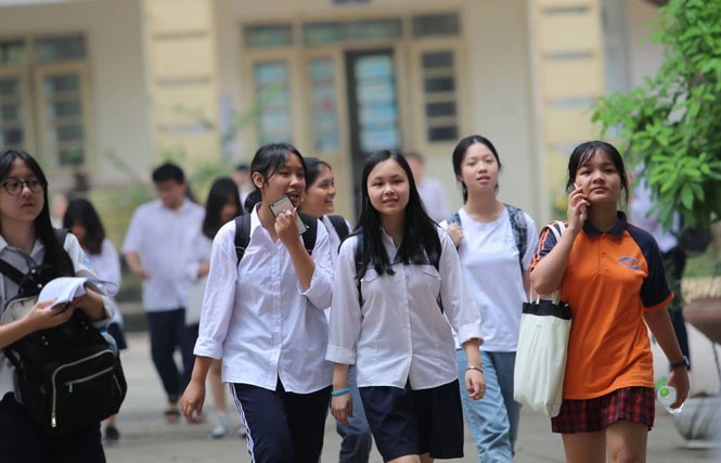 Hà Nội: Hai trường tiếp tục tuyển sinh lớp 10 chương trình song bằng