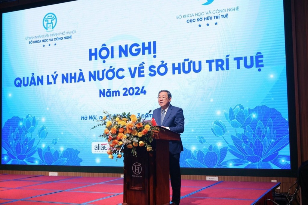 chí Lê Hồng Sơn - Phó Chủ tịch Thường trực UBND thành phố Hà Nội phát biểu tại hội nghị