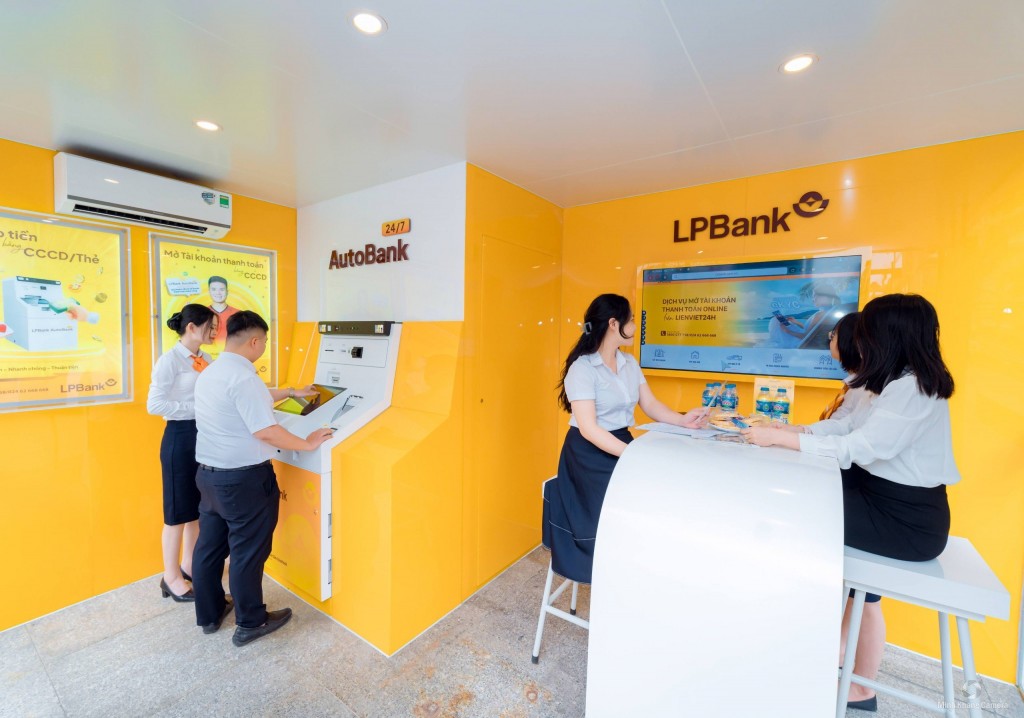 Ngân hàng tự động AutoBank của LPBank có giao diện hiện đại, thân thiện với người dùng, hỗ trợ cả 2 ngôn ngữ tiếng Việt và tiếng Anh.