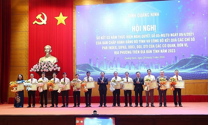 Ủy ban nhân dân tỉnh Quảng Ninh tặng Bằng khen cho các tập thể, cá nhân có thành tích xuất sắc trong thực hiện Nghị quyết số 05-NQ/TƯ.